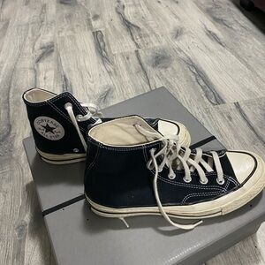 Unisex converse high cut shoe, size 7